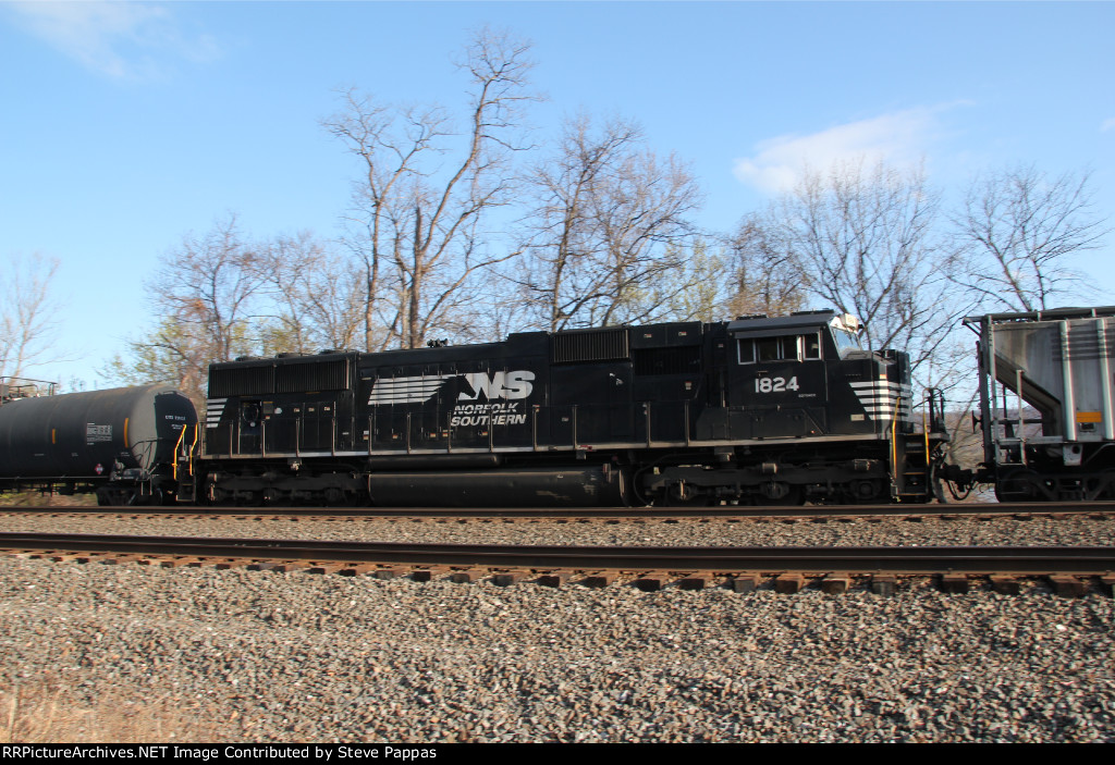 NS 1824 as a mid-train DPU on 39G coming through Cove PA